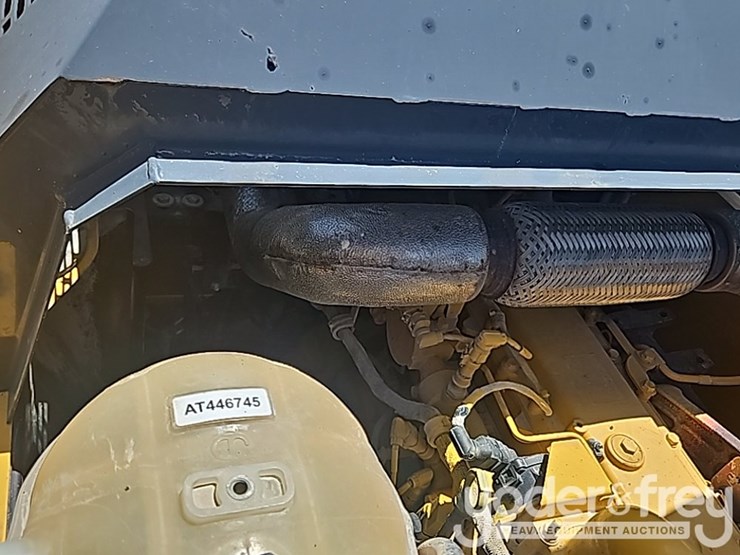 2019-deere-210g-image-42