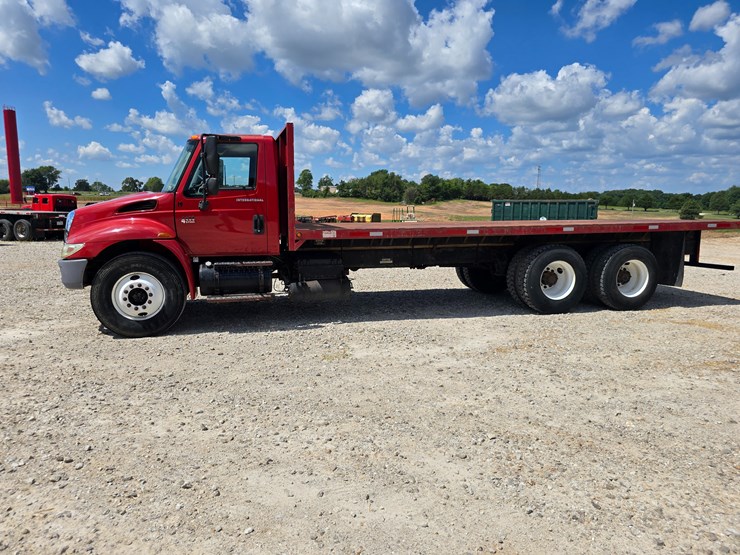 2003-international-durastar-4400-image-11