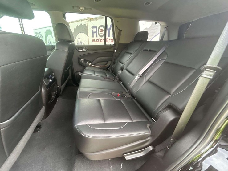 2019-chevrolet-tahoe-lt-image-24