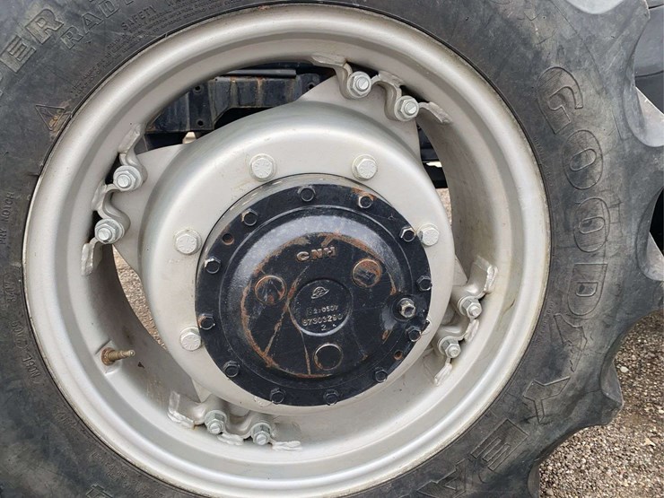 case-jx80-4wd-tractor-image-9