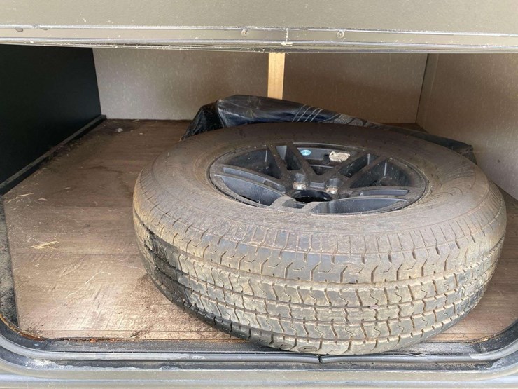 2022-forest-river-cherokee-grey-wolf-26brb-patriotic-edition-32ft.-t/a-travel-trailer-image-45