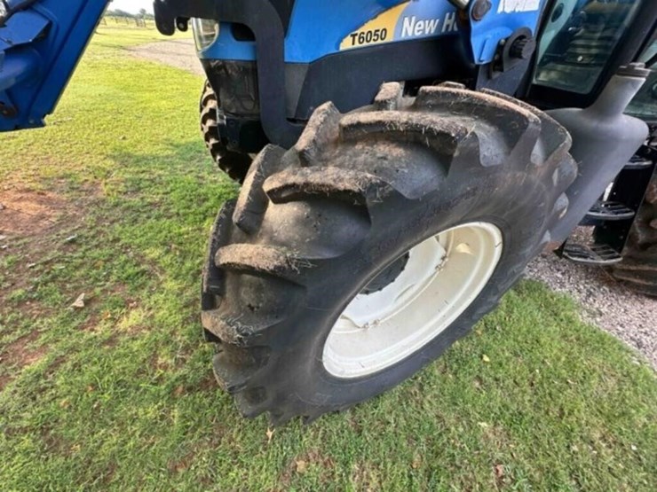 new-holland-t6050-image-4