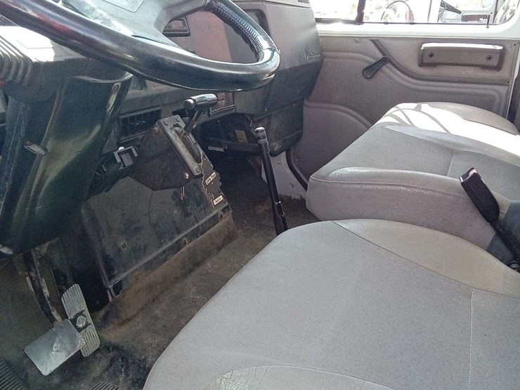 2000-international-4700-image-8