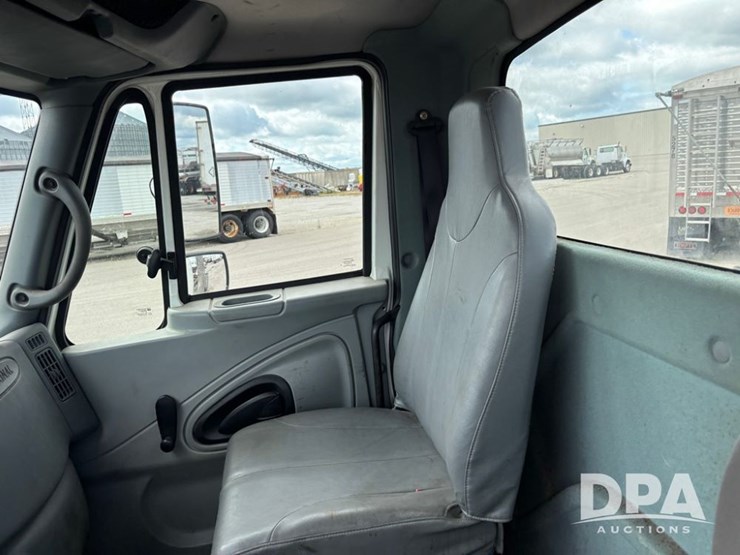2007-international-durastar-4300-image-45