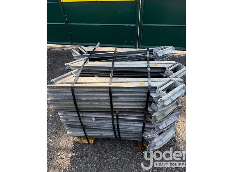 doka-tripods-bundle-of-40no-doka-tripods-good-condition-(selling-offsite,-210-beach-rd,-west-haverstraw,ny-10993)-image-2