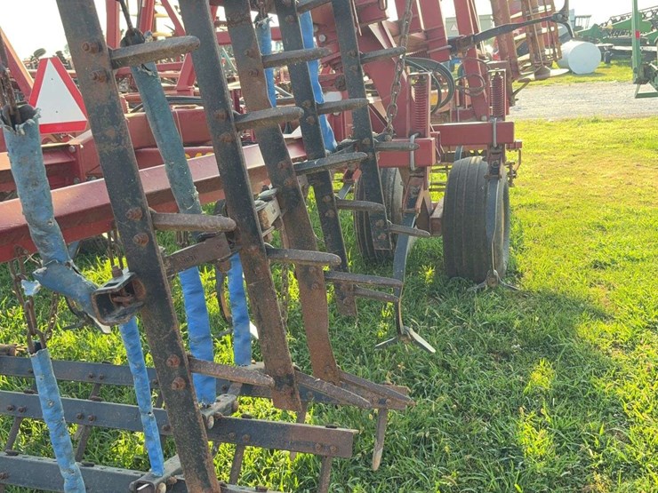 sunflower-6432-36ft-finishing-tool,-beater-bar,-5-bar-harrow,-used-this-spring-image-12