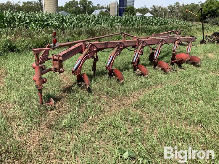 massey-ferguson-880-image-5