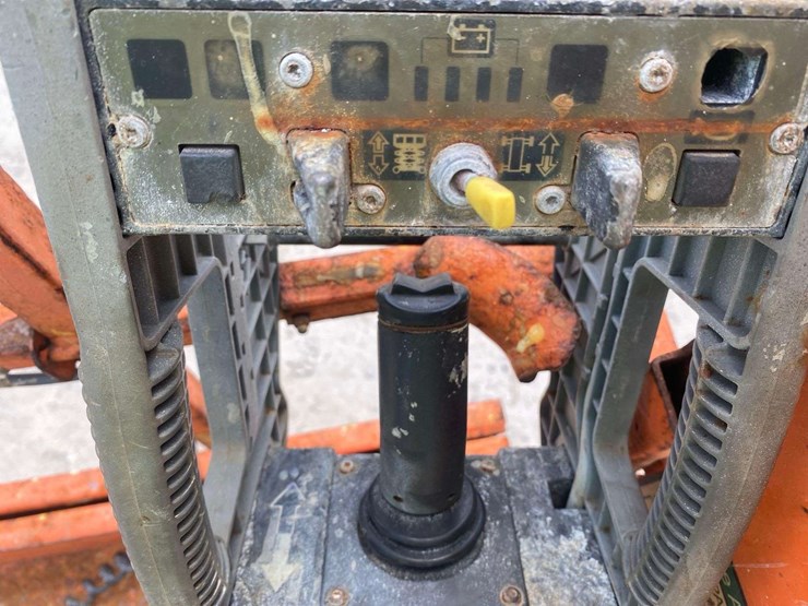 2018-jlg-3246es-image-18