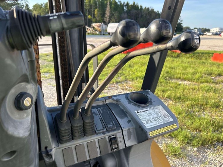 2019-caterpillar-dp35n-7,000lb-diesel-forklift-image-10