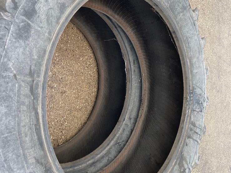 2-michelin-380/85r34-tractor-tires-image-8