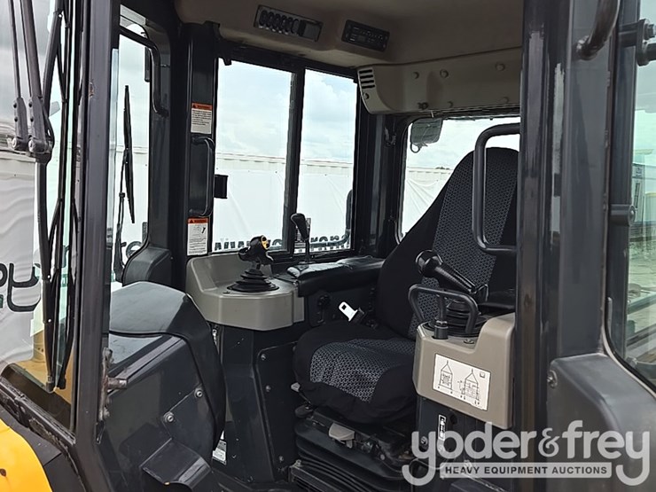 2020-komatsu-d61px-24-image-50