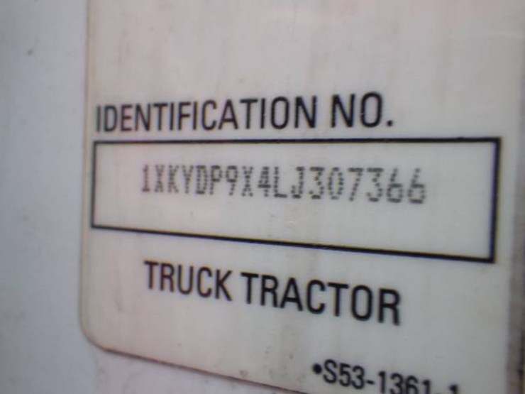 2020-kenworth-t680-image-11