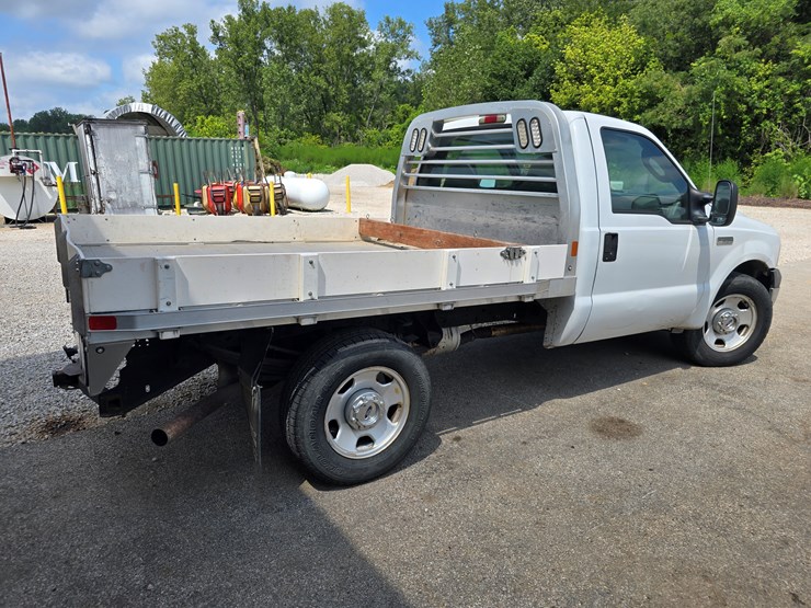 2005-ford-f350-image-24