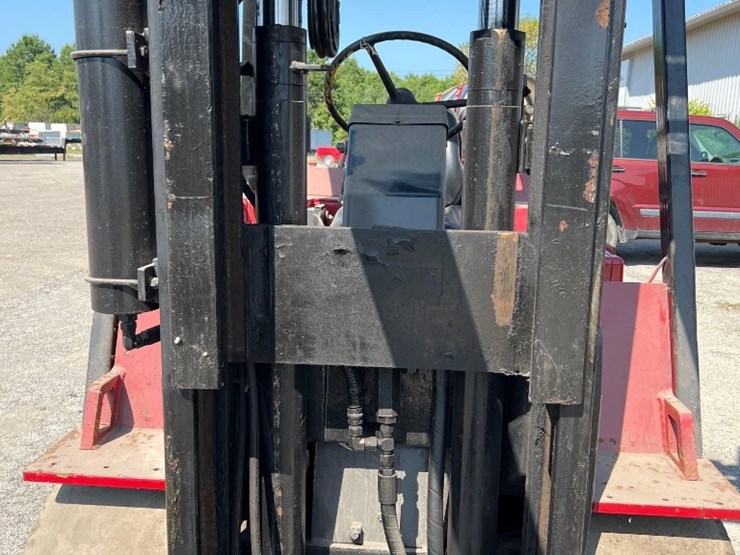 cat-15000#-model-150d5-propane-forklift.-forks:-5'-long-by-6"-wide-by-2-1/2"-thick.-lifting-height-image-10