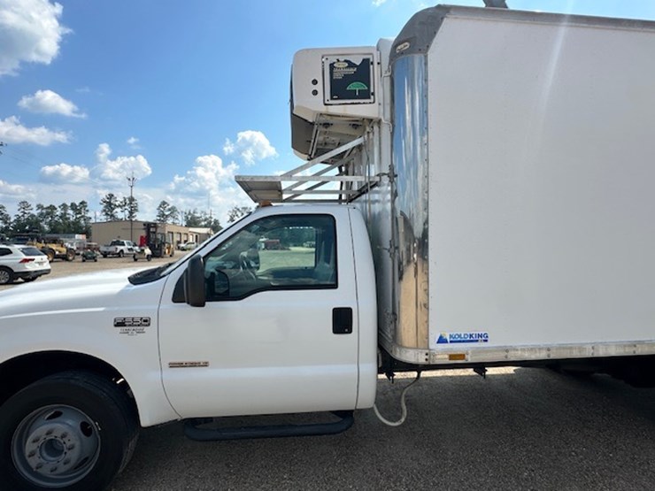 2003-ford-f550-image-14