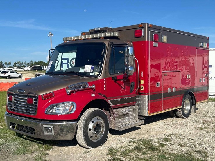 2009-freightliner-m2-106-medtec-ambulance-image-1