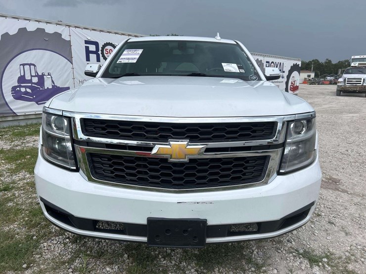 2018-chevrolet-tahoe-image-23