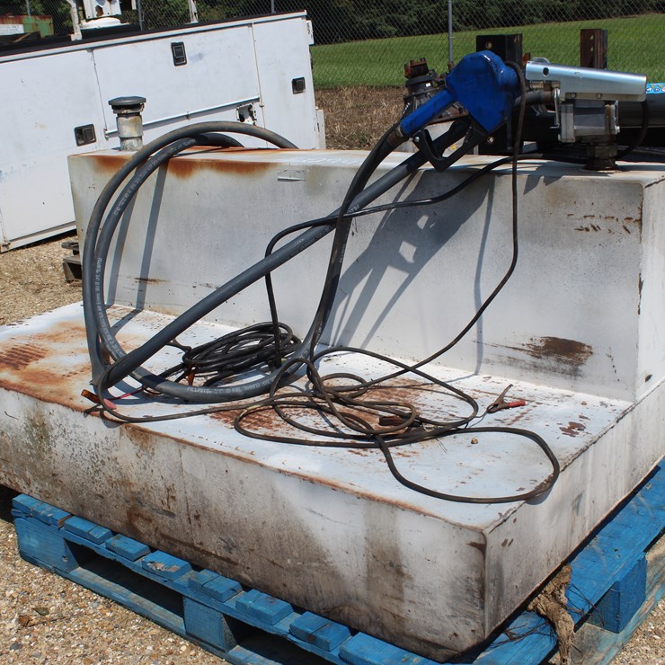 #22945 • L SHAPE FUEL TANK WITH ELECTRIC PUMP