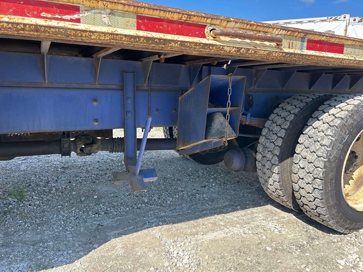 2013-ford-f650-image-21