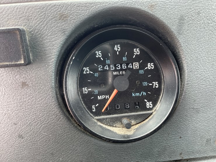 #4728-•-1995-mack-tri-axle-water-tank-truck-(has-wi-title)-image-72