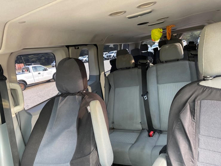 2015-ford-e350-image-10