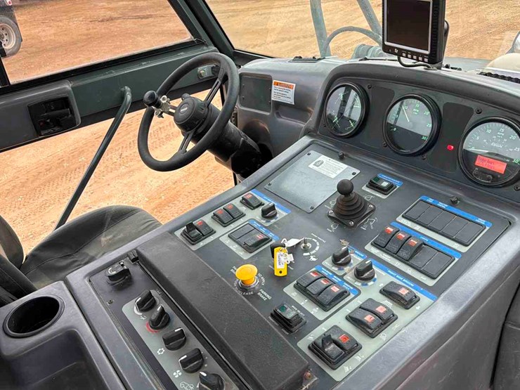 2008-elgin-sweeper-image-4