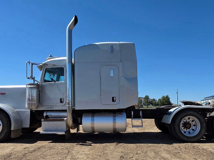 2007-peterbilt-379-image-23