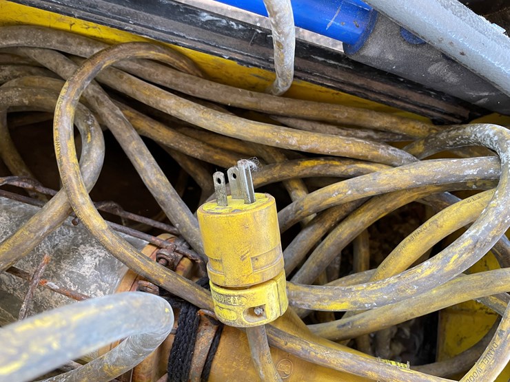#4737-•-lovolt-hanging-job-light-image-6