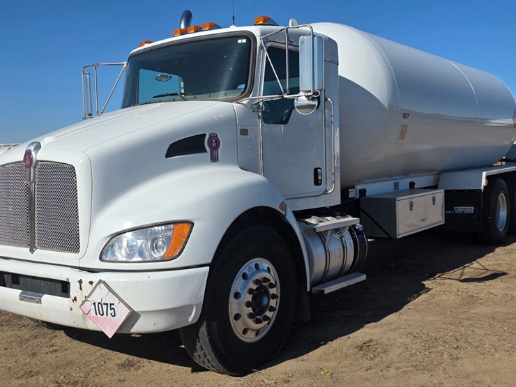 2012-kenworth-t370-image-1