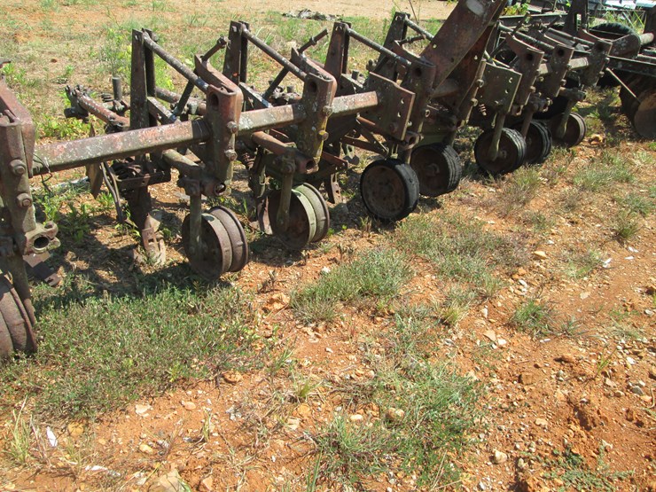 #36-•-#26833-•-ford-1027-12'-cultivator-1875-image-7