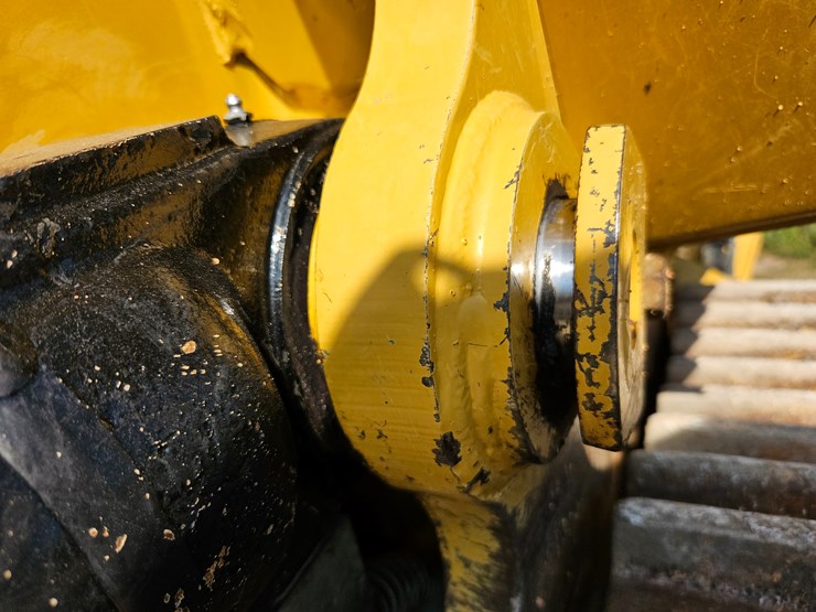 2014-caterpillar-953d-image-124