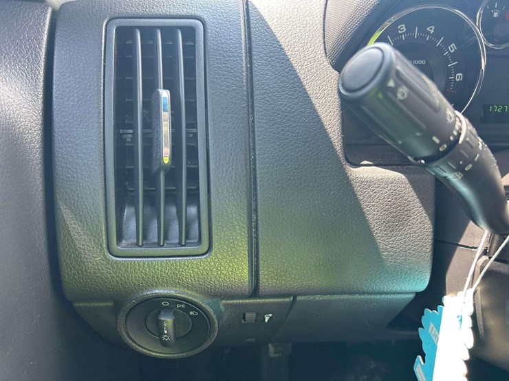 2010-ford-edge-se-image-14