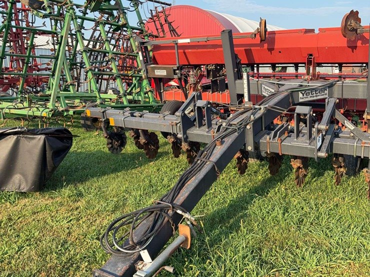 case-5400-drill,-20ft,-soybean-special,-yetter-no-till,-with-markers-image-2