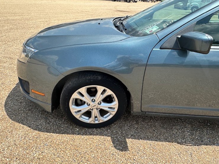 #23032-•-2012-ford-fusion-image-13