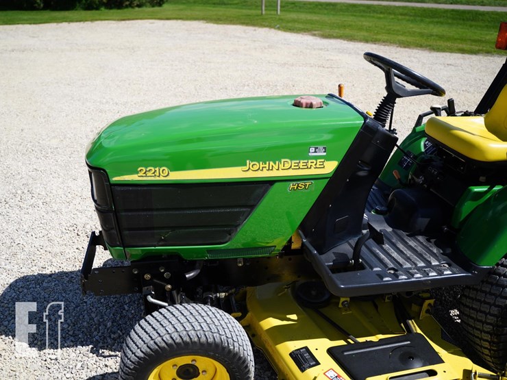2003-john-deere-2210-image-11