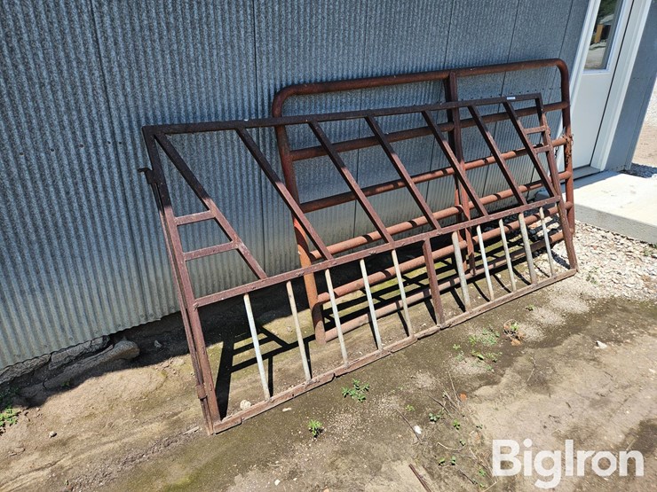 fence-line-hay-feeder-&-heavy-duty-gate-image-3