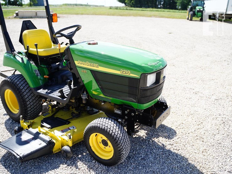 2003-john-deere-2210-image-16