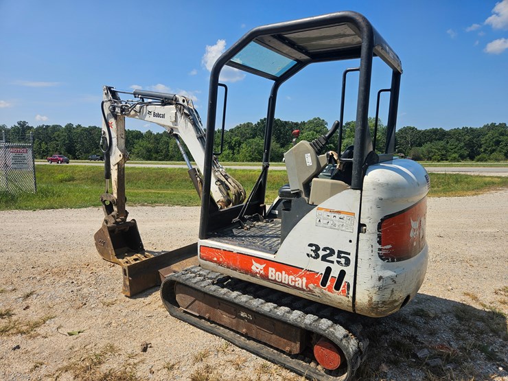 bobcat-325-image-7