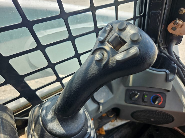 2019-bobcat-t870-image-51