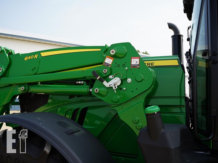 2024-john-deere-6155m-image-11