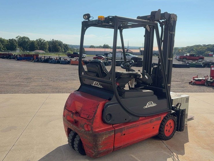 linde-e18c-02-forklift-image-3