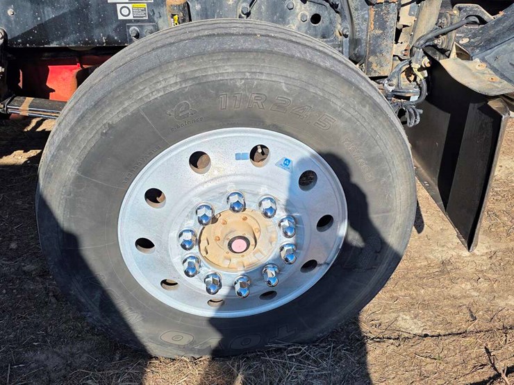 peterbilt-389-image-17