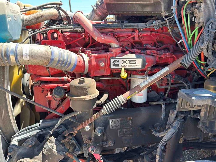 2020-kenworth-t680-image-10