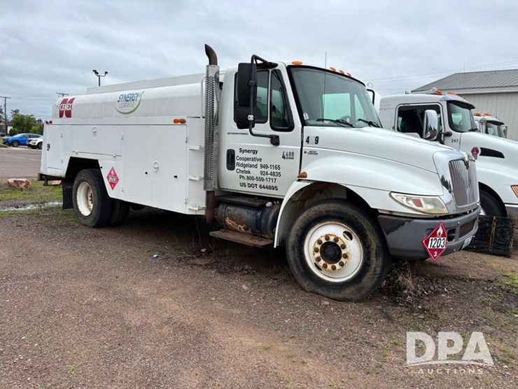 2002-international-durastar-4400-image-1
