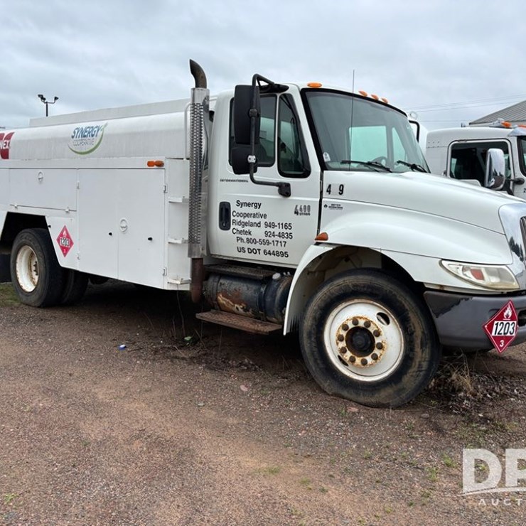 2002 INTERNATIONAL DURASTAR 4400
