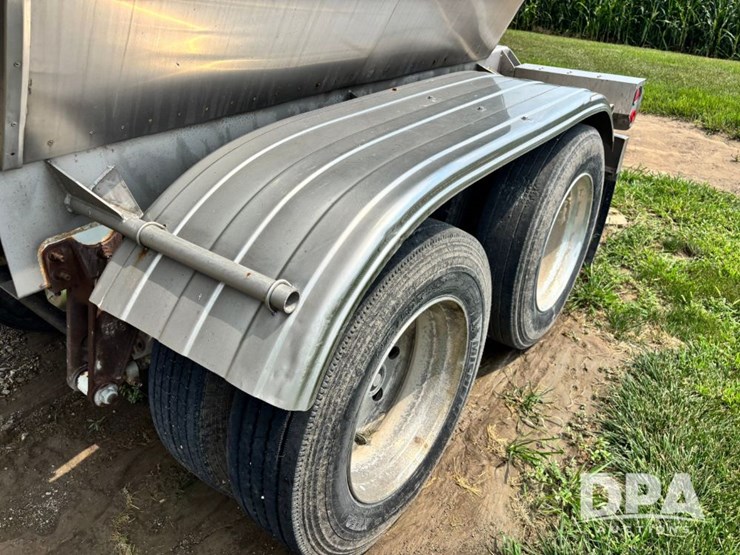 1984-fruehauf-tanker-image-28