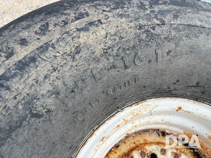 firestone-flotation-tires-(jn2728)-image-4