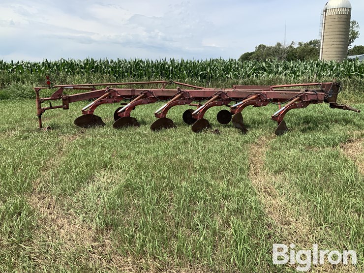 massey-ferguson-880-image-4