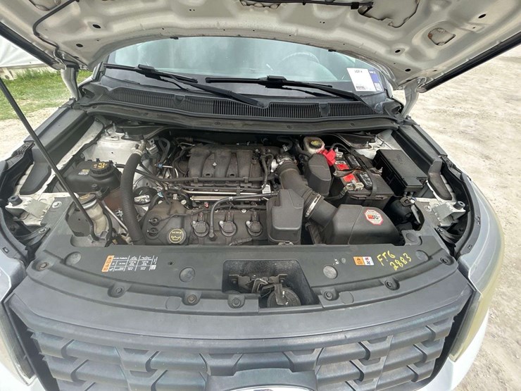 2016-ford-explorer-image-9