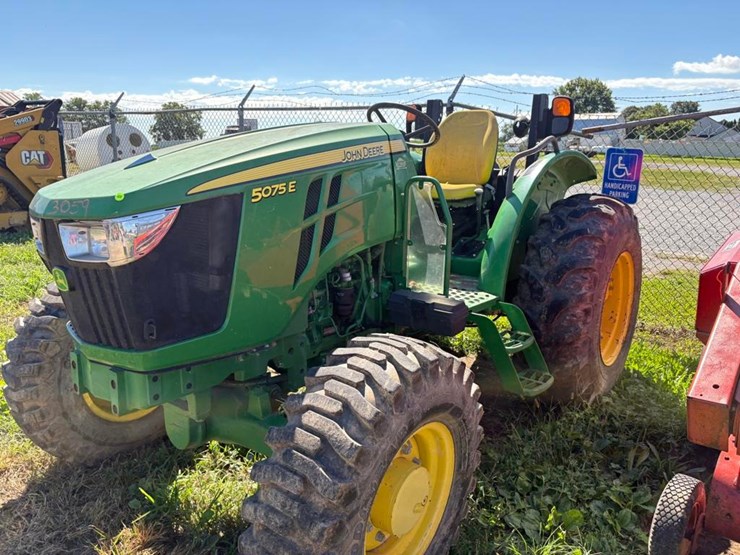 john-deere-5075e-image-1